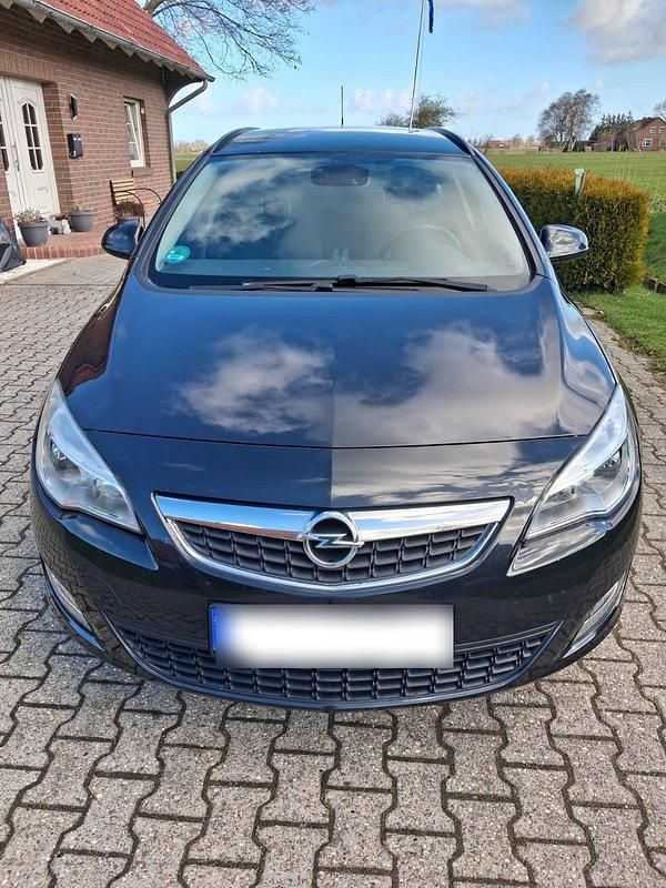 Gebraucht Opel Astra 116 PS (85 kW) 2011 Schwarz Kombi