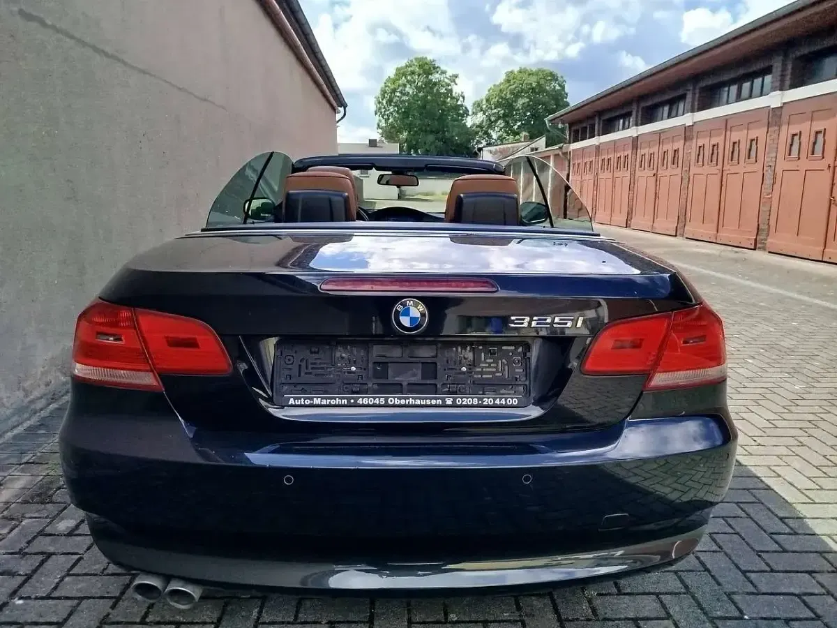 Gebraucht BMW 325 Cabriolet 218 PS (160 kW) 2010 Schwarz Cabrio
