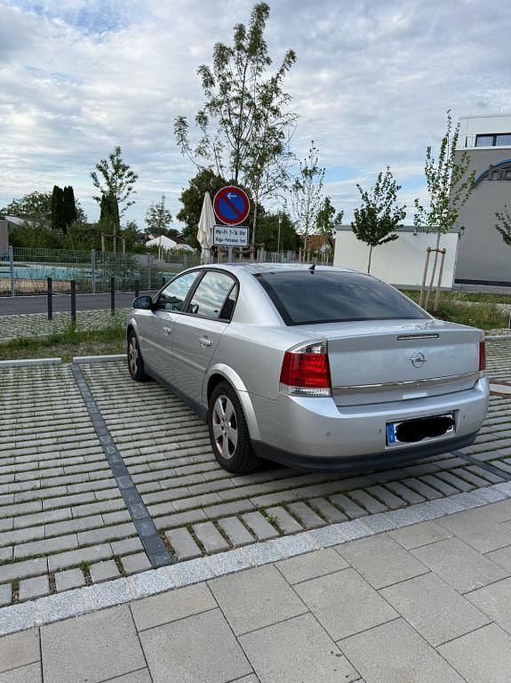 Silber Gebraucht 2002 Opel Vectra Limousine | 2.999 € (Etwas zu teuer) - Bild 1/4