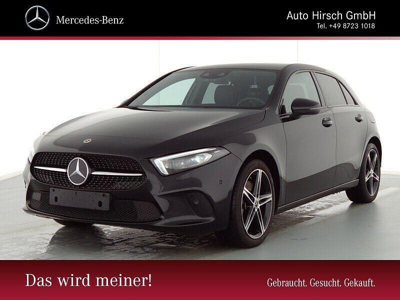 Kosmosschwarzmet. Gebraucht 2020 Mercedes A220 Progressive Limousine | 26.900 € (Fairer Preis) - Bild 1/4