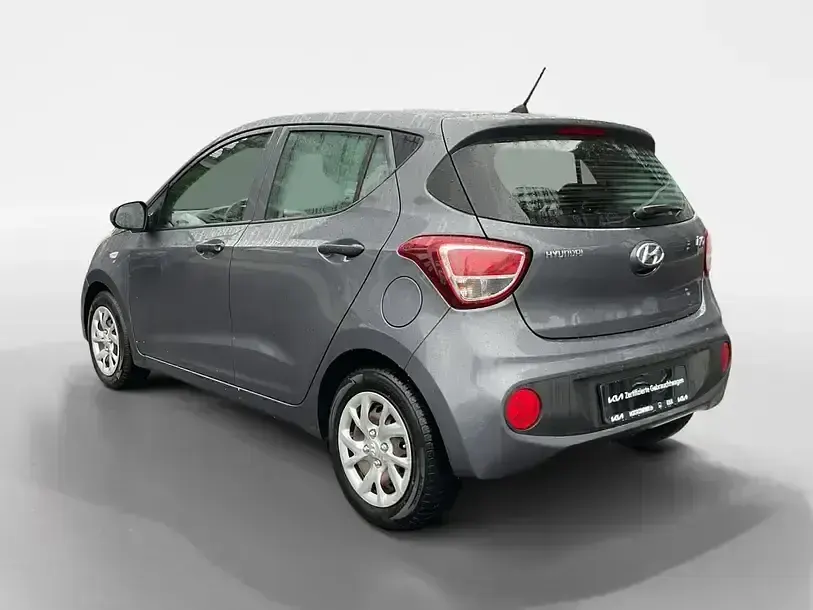 Gebraucht Hyundai i10 Basis 67 PS (49 kW) 2017 Schwarz Kleinwagen