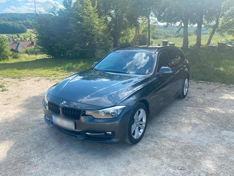 Grau Gebraucht 2014 BMW 318 Kombi | 9.800 € (Etwas zu teuer) - Bild 1/4