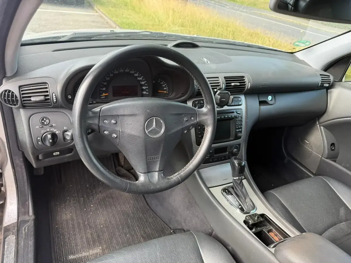 Gebraucht Mercedes C180 143 PS (105 kW) 2003 Silber Coupé