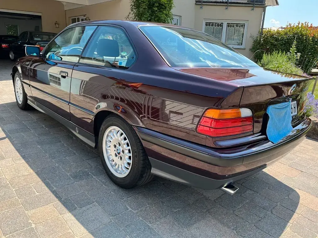 Brugt BMW 318 140 HK (102 kW) 1993 Rød Coupe