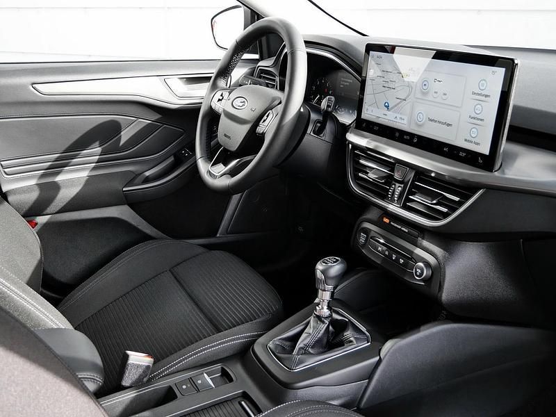 Gebraucht Ford Focus Titanium 125 PS (91 kW) 2022 Schwarz Kombi