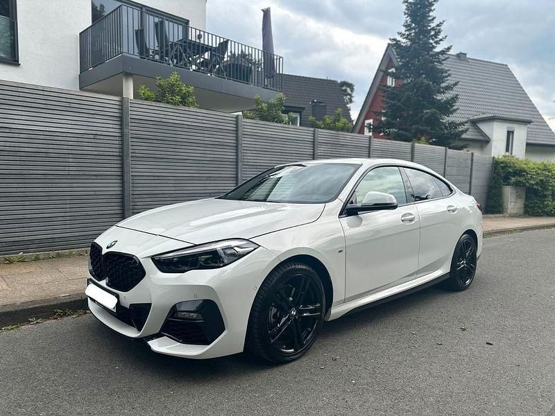 Weiß Gebraucht 2022 BMW 218 Performance Coupé | 23.590 € (Guter Preis) - Bild 1/4