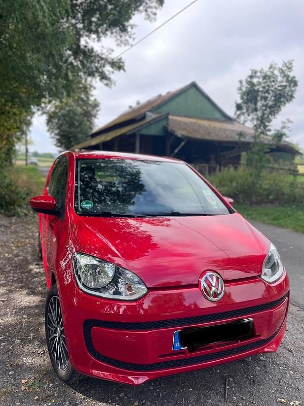 Rot Gebraucht 2016 VW up! Kleinwagen | 6.900 € (Fairer Preis) - Bild 1/4