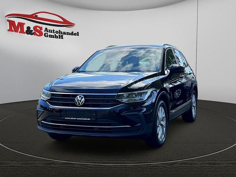 Schwarz metallic Gebraucht 2023 VW Tiguan Move SUV | 21.390 € (Superpreis) - Bild 1/4