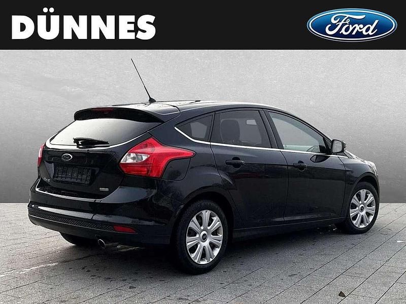 Używany Ford Focus Trend 182 KM (133 kW) 2013 Czarny Kombi