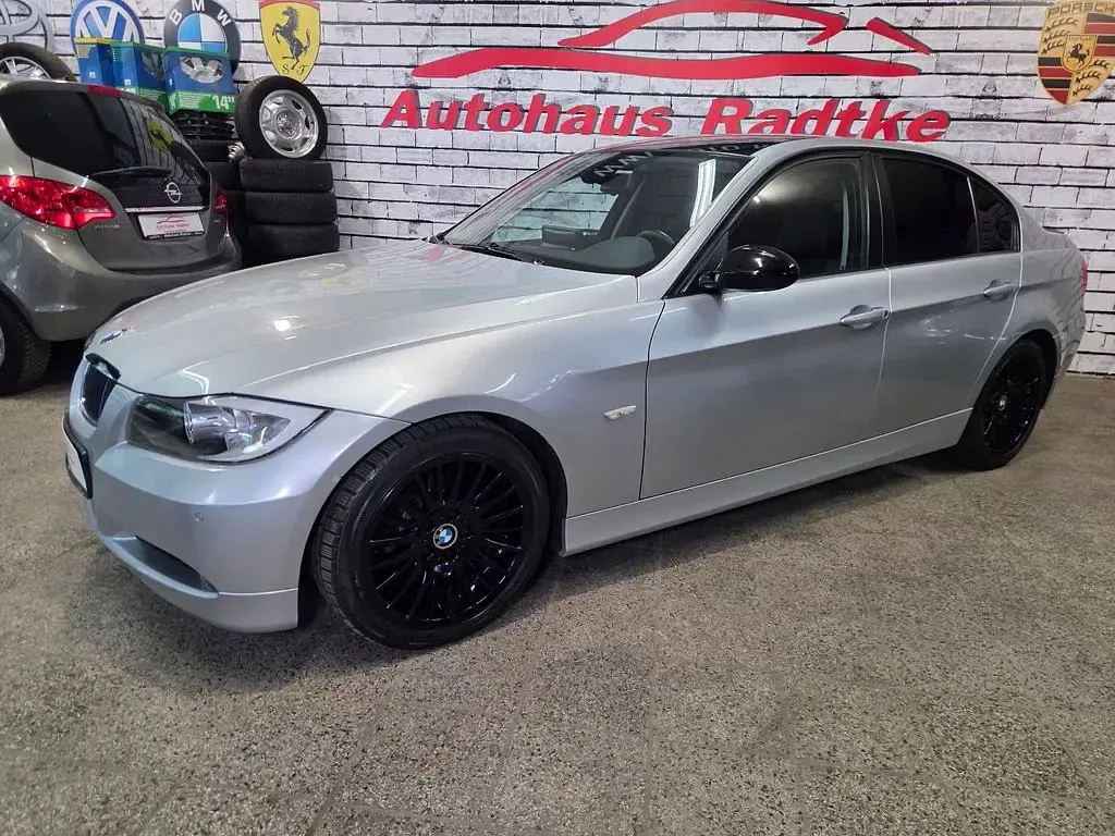 Gebraucht BMW 320 Performance 150 PS (110 kW) 2005 Titansilber (metallic) Limousine