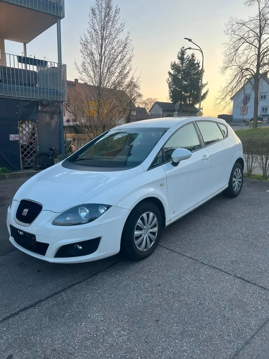 Usado Seat Leon 105 HP (77 kW) 2011 Branco Citadino
