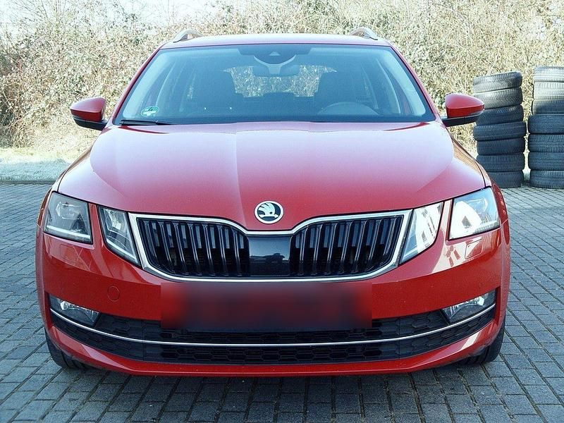 Gebraucht Skoda Octavia Premium Edition 150 PS (110 kW) 2020 Rot Kombi