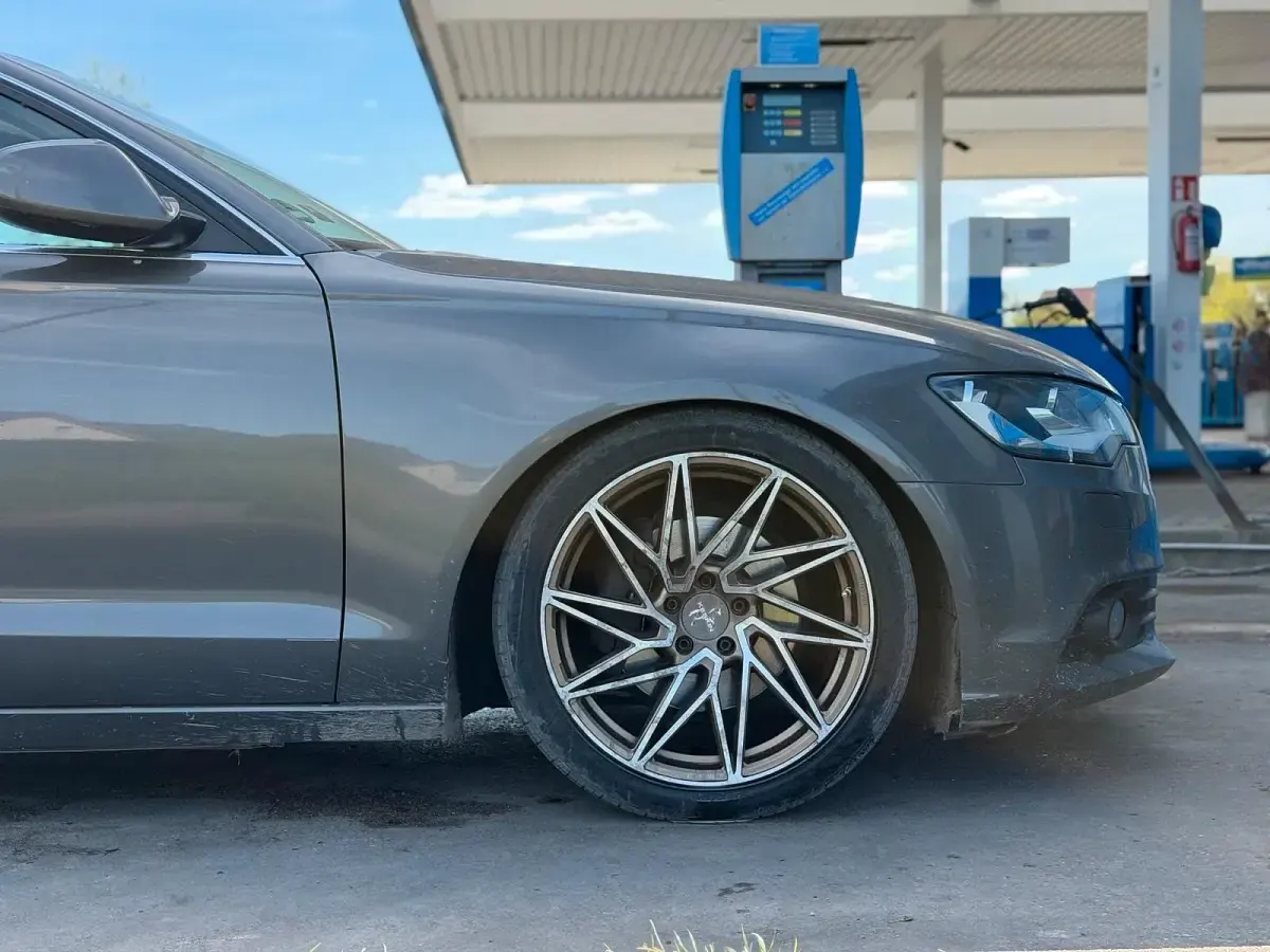 Gebraucht Audi A6 204 PS (150 kW) 2012 Andere farben Kombi