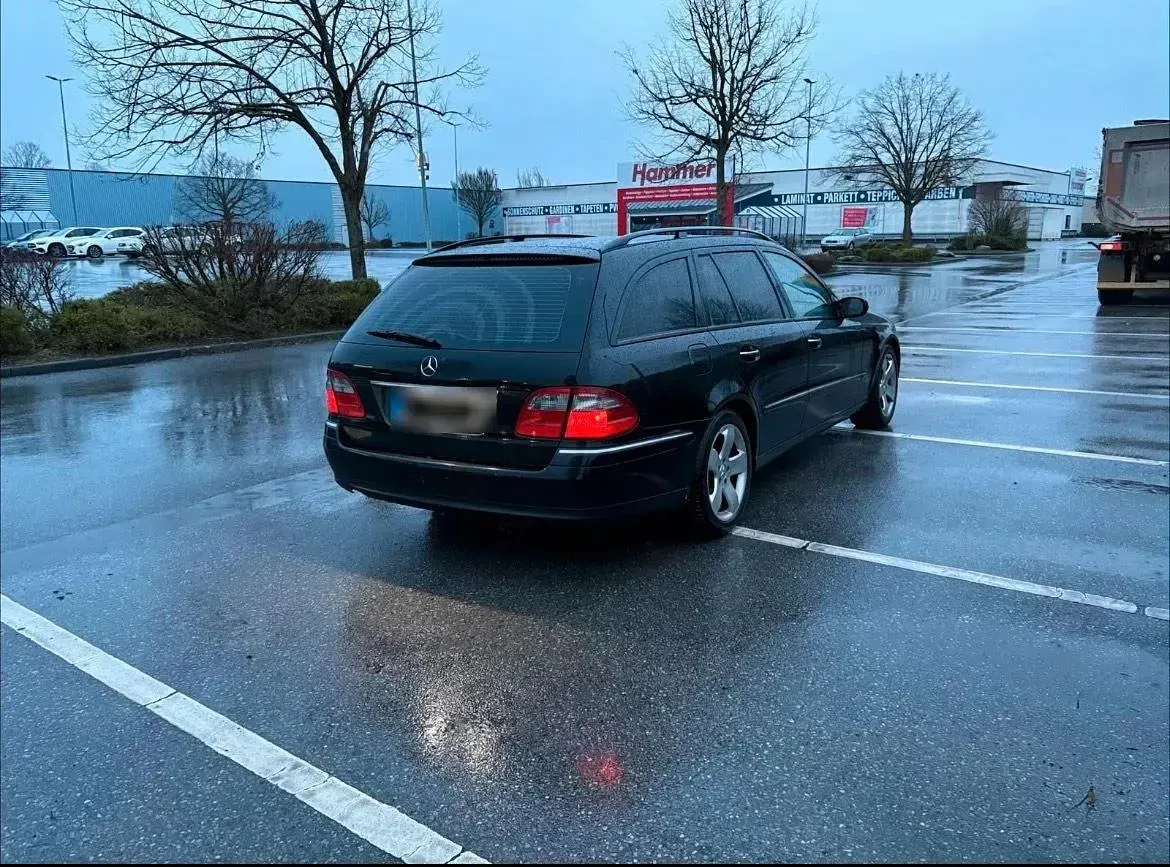 Gebraucht Mercedes E320 224 PS (164 kW) 2004 Schwarz Kombi