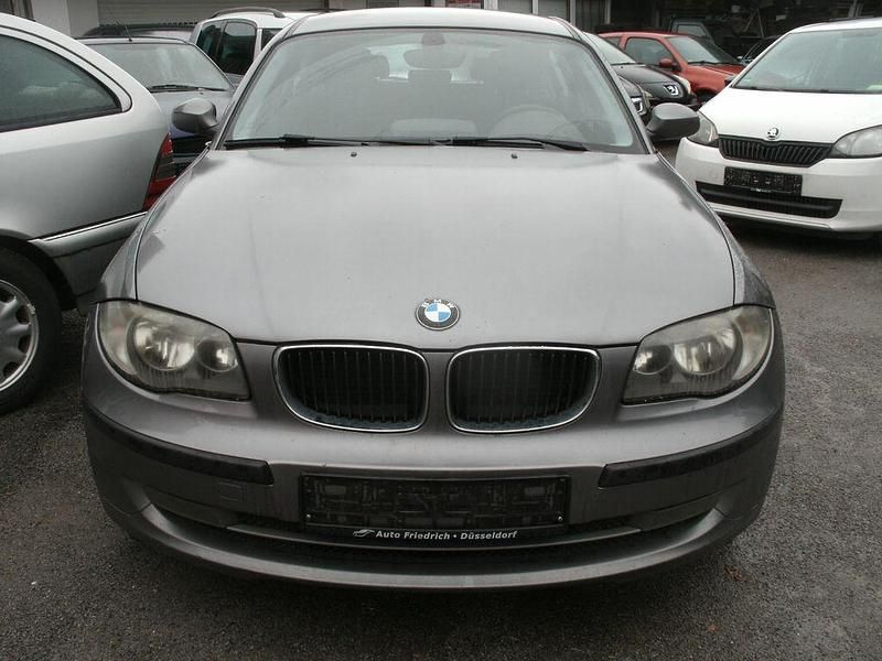 Gebraucht BMW 116 122 PS (89 kW) 2008 Grau Kleinwagen
