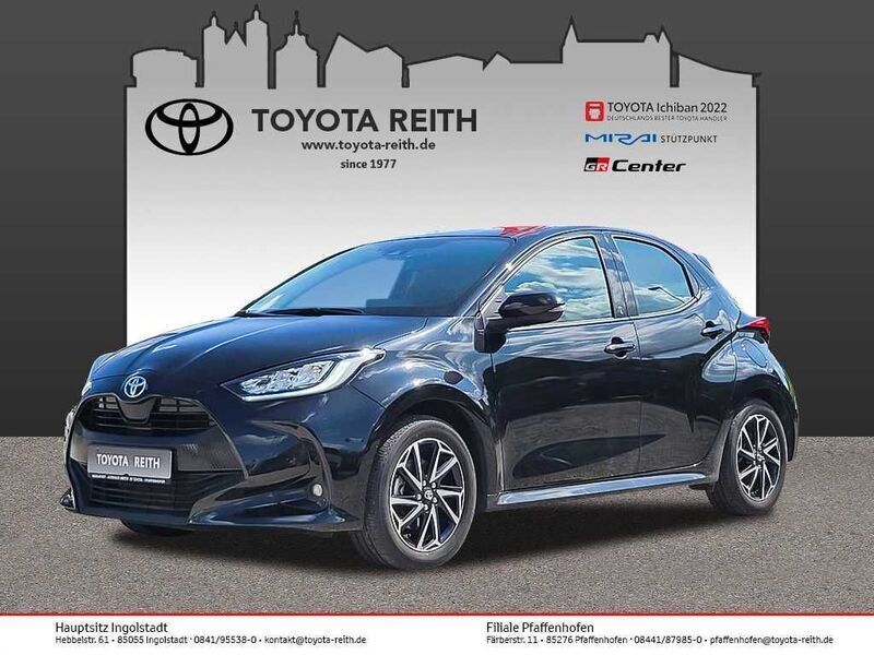 Mysticschwarz mica (metallic) Gebraucht 2022 Toyota Yaris Hybrid Team Kleinwagen | 18.910 € (Fairer Preis) - Bild 1/4