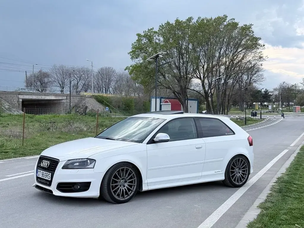 Gebraucht Audi S3 Sport 265 PS (194 kW) 2009 Weiß Kleinwagen