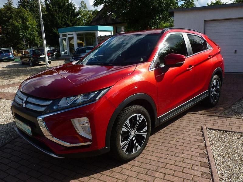 Rot Gebraucht 2019 Mitsubishi Eclipse Cross Active SUV | 16.900 € (Superpreis) - Bild 1/4