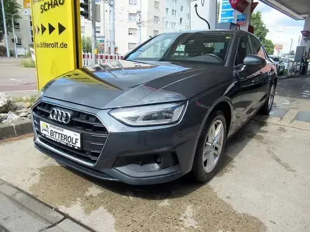Gebraucht Audi A4 Sport 163 PS (119 kW) 2021 Andere Limousine