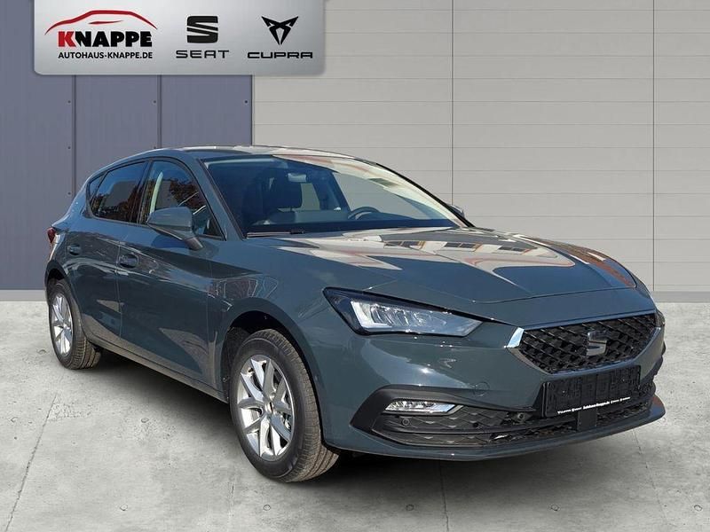 Nowe Seat Leon 150 KM (110 kW) 2025 Niebieski Sedan/Limuzyna