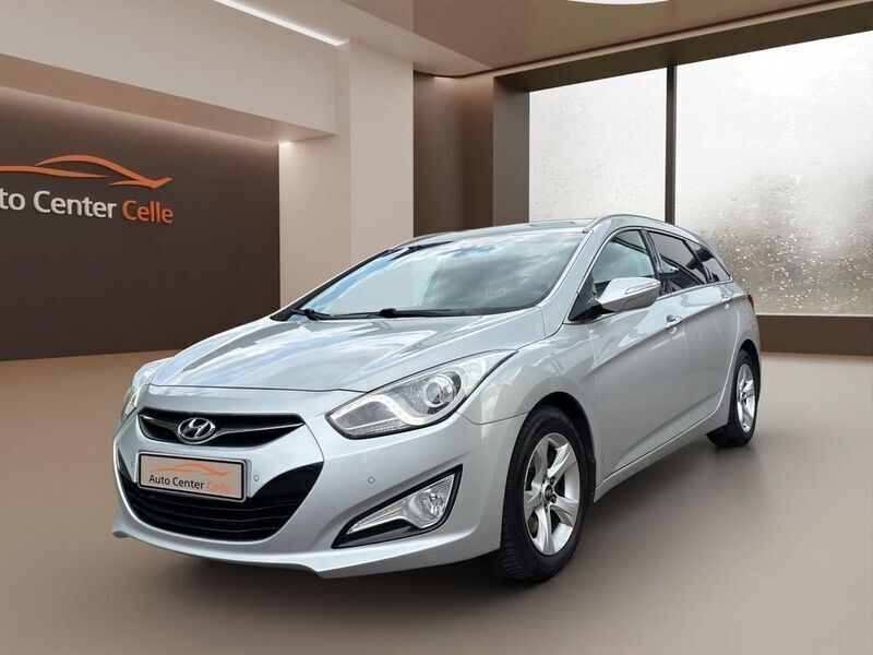Silber Gebraucht 2011 Hyundai i40 Style Kombi | 6.990 € (Fairer Preis) - Bild 1/4