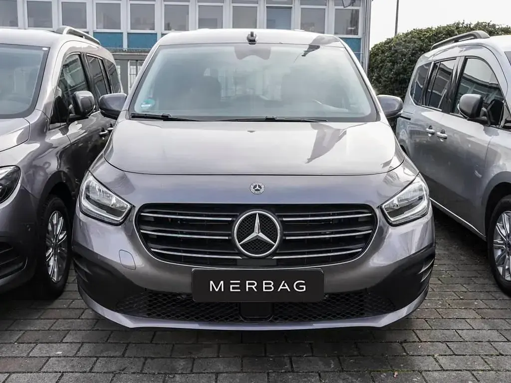 Gebraucht Mercedes T160 95 PS (69 kW) 2023 Chromitgrau Van / Kleinbus
