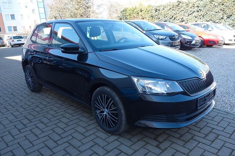 Gebraucht Skoda Fabia Active 75 PS (55 kW) 2015 Schwarz Limousine