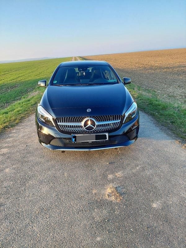 Gebraucht Mercedes A160 102 PS (75 kW) 2017 Schwarz Kleinwagen