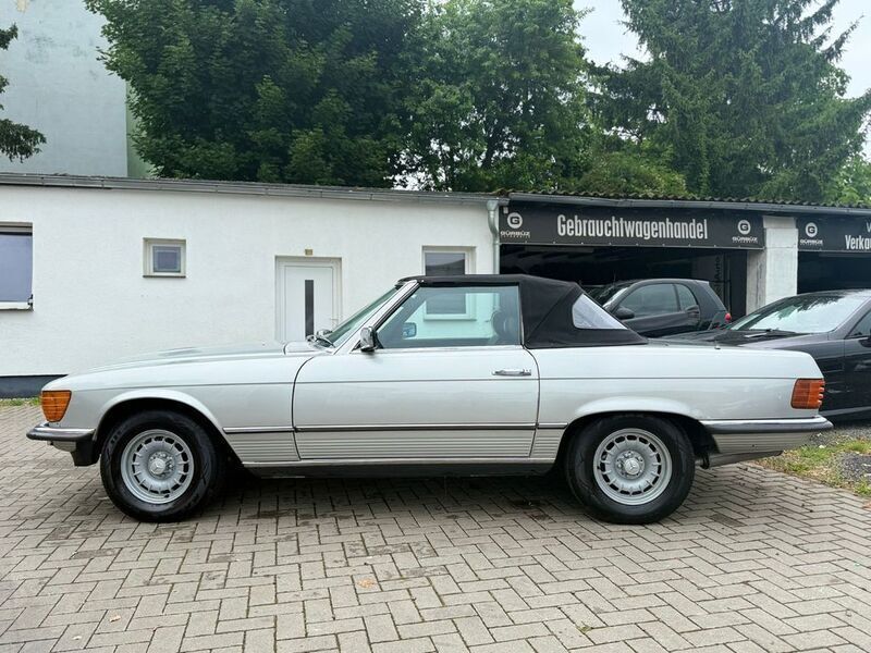 Silber Gebraucht 1982 Mercedes SL500 Cabrio | 31.800 € - Bild 1/4