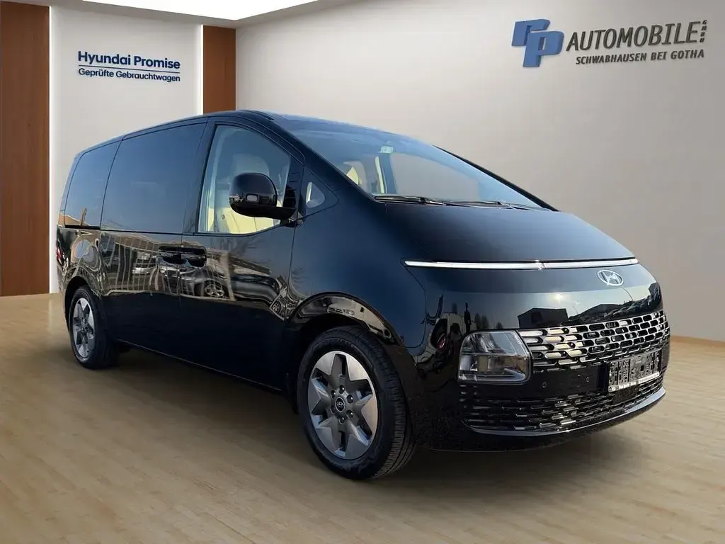 Gebraucht Hyundai Staria Trend 177 PS (130 kW) 2023 Schwarz Van / Kleinbus