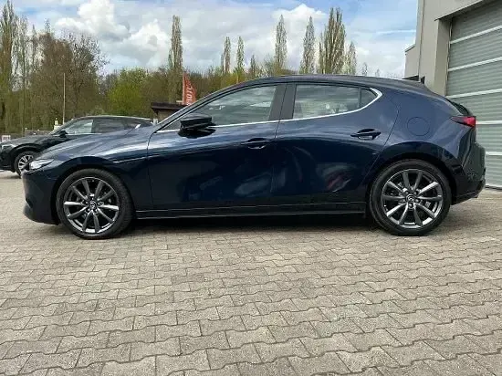Gebraucht Mazda 3 Selection 150 PS (110 kW) 2022 Deep crystal blue Limousine
