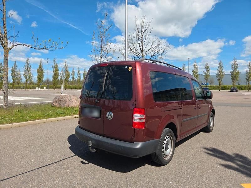 Gebraucht VW Caddy Maxi 105 PS (77 kW) 2011 Rot Van / Kleinbus