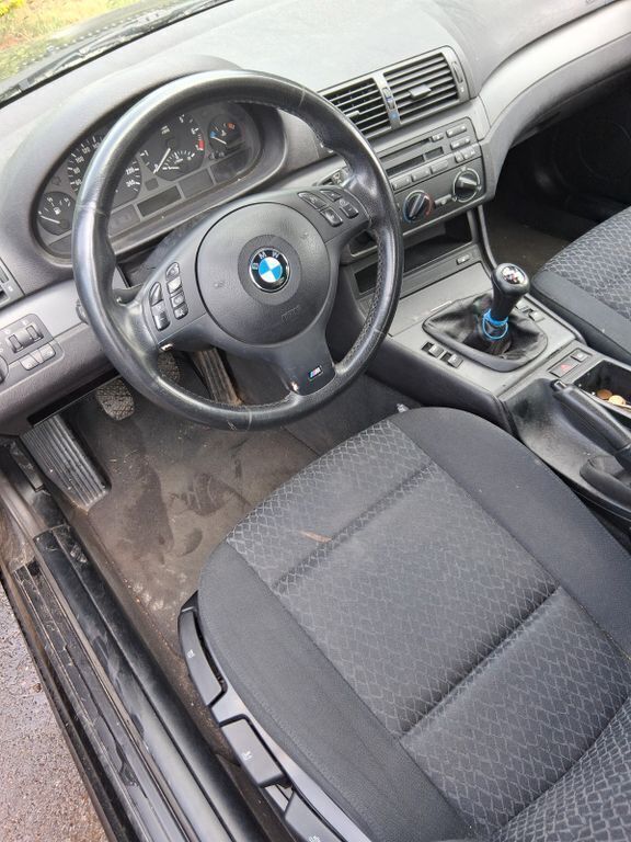 Schwarz Gebraucht 2004 BMW 316 Compact Kleinwagen | 550 € (Guter Preis) - Bild 1/4