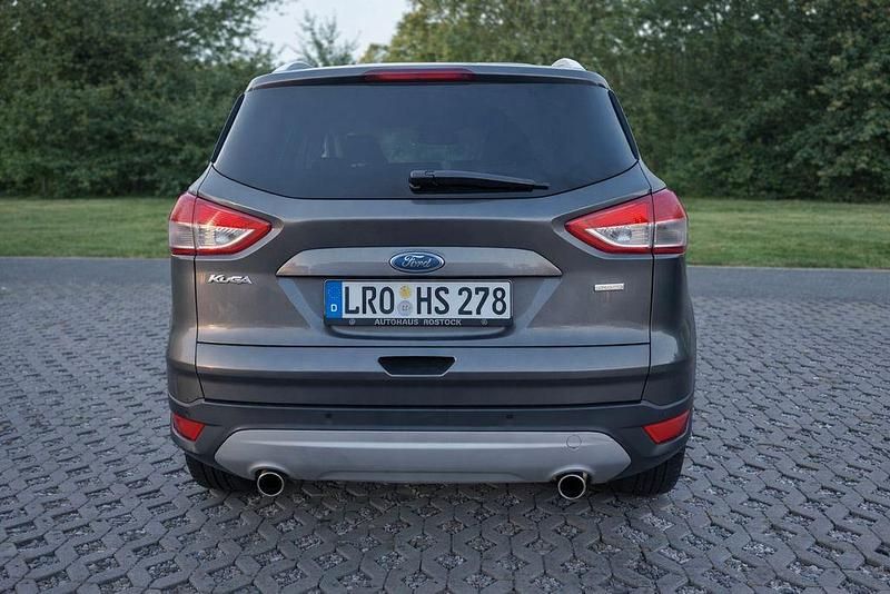 Gebraucht Ford Kuga Titanium 150 PS (110 kW) 2016 Grau SUV