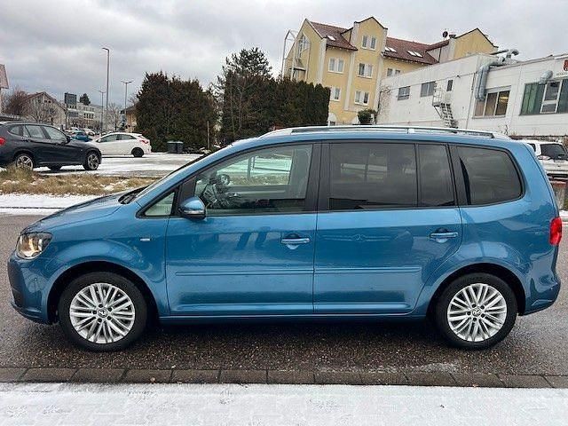 Gebraucht VW Touran Cup 140 PS (102 kW) 2015 Blau Van / Kleinbus