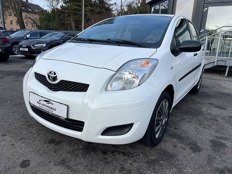 Gebraucht Toyota Yaris Cool 69 PS (50 kW) 2011 Weiß Kleinwagen