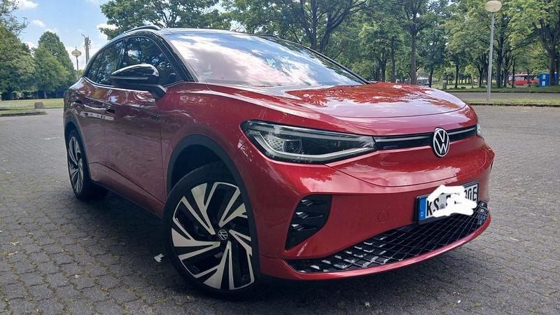 Rot Gebraucht 2024 VW ID.4 GTX SUV | 44.500 € (Etwas zu teuer) - Bild 1/4