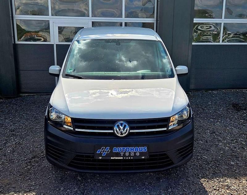 Gebraucht VW Caddy Maxi Trendline 102 PS (75 kW) 2019 Candyweiss Van / Kleinbus