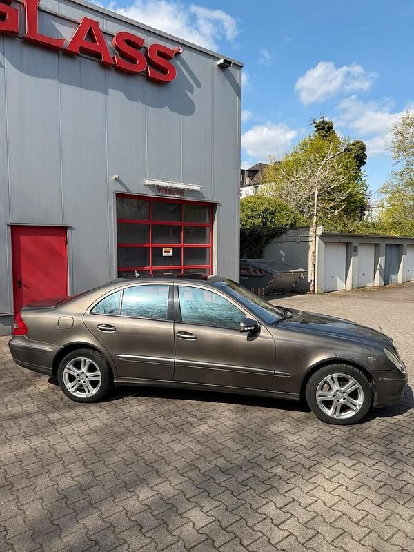 Second-hand Mercedes E420 314 CP (230 kW) 2007 Auriu Berlinǎ