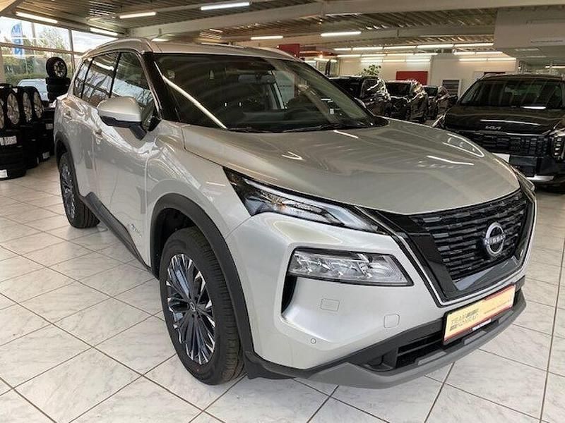Neu Nissan X-Trail N-Connecta 2025 Silber SUV