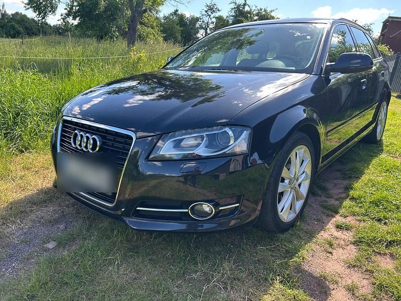Schwarz Gebraucht 2012 Audi A3 Sportback Comfort Kleinwagen | 7.300 € (Guter Preis) - Bild 1/4