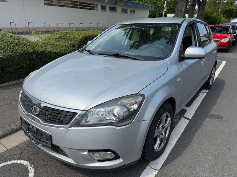 Kirunasilber met. Gebraucht 2010 Kia Ceed Vision Kleinwagen | 1.499 € (Superpreis) - Bild 1/4
