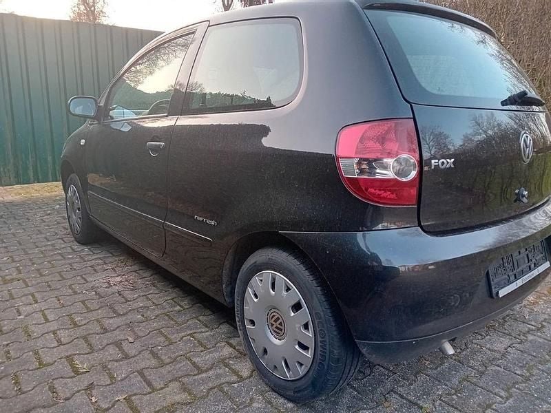 Gebraucht VW Fox 54 PS (39 kW) 2008 Schwarz Kleinwagen