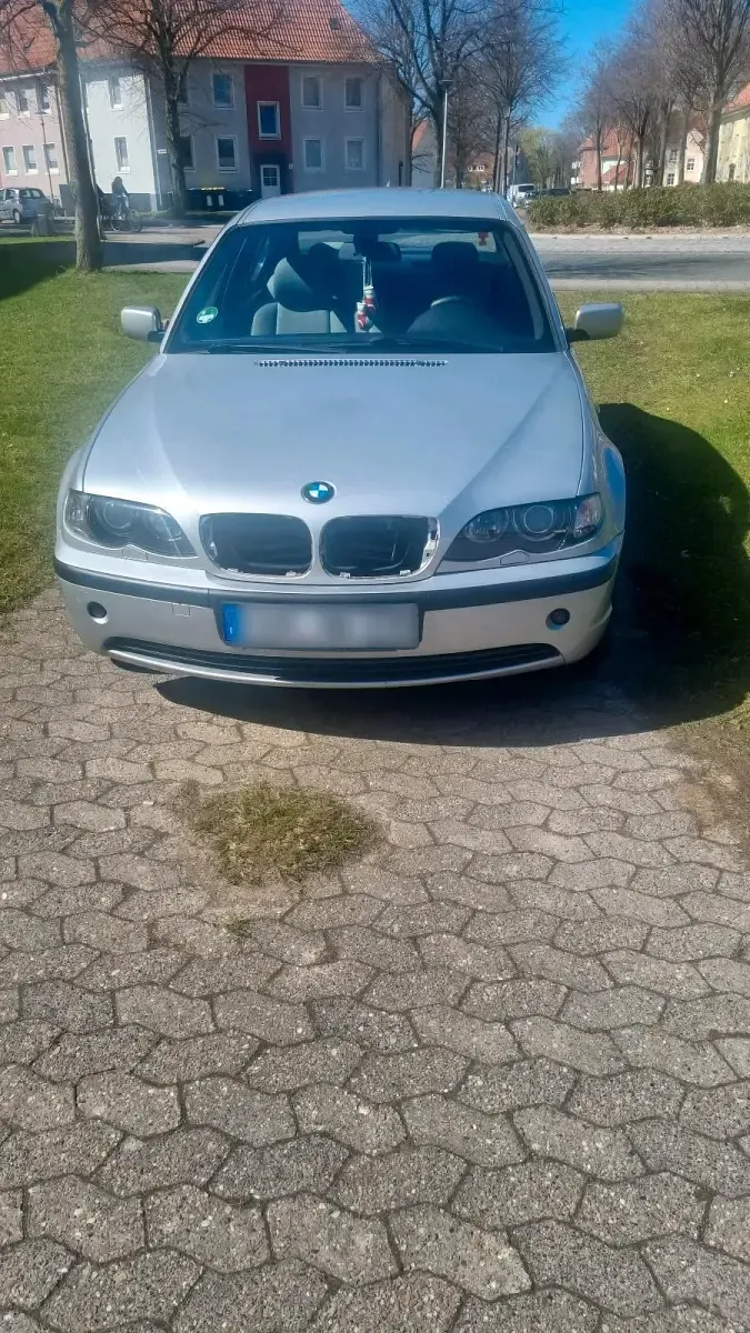 Second-hand BMW 318 148 CP (108 kW) 2003 Argintiu Berlinǎ