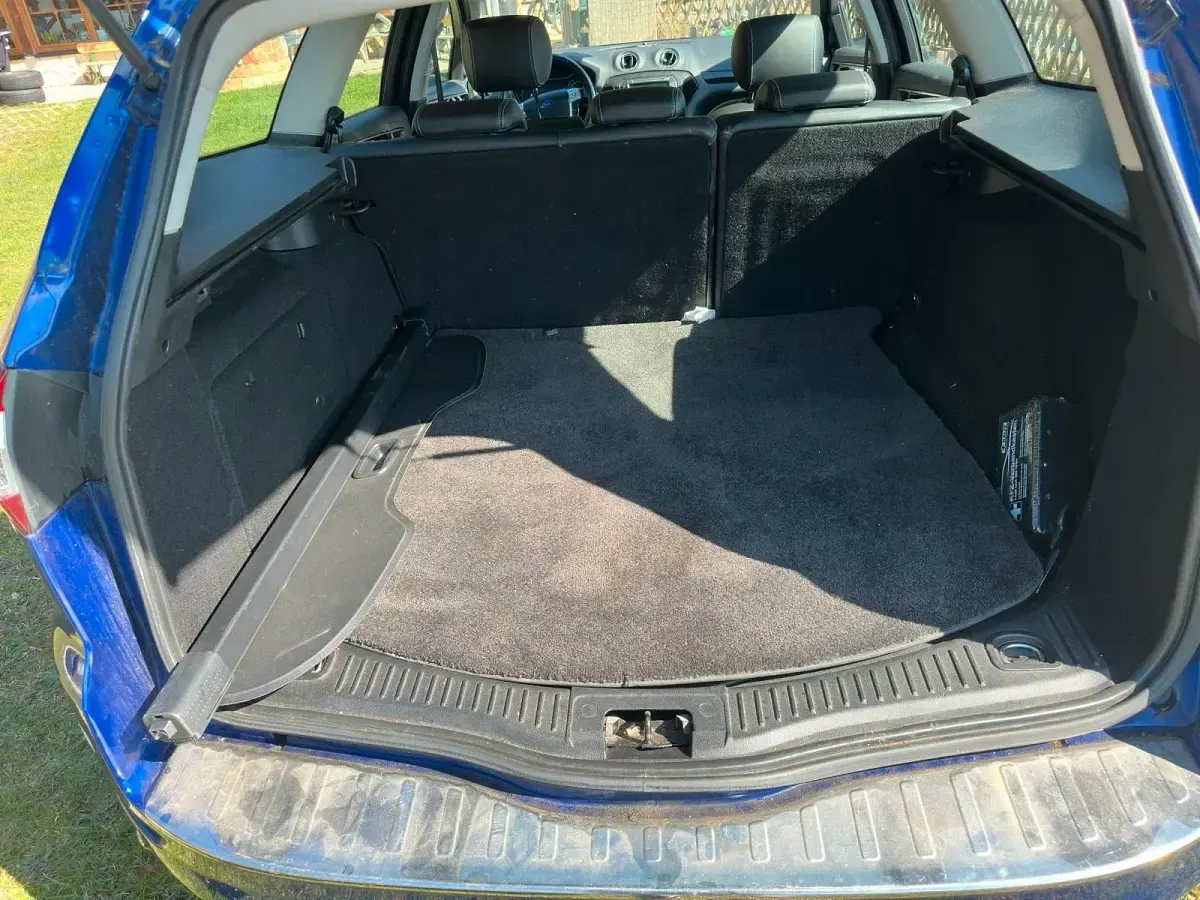 Gebraucht Ford Mondeo 140 PS (102 kW) 2014 Blau Kombi