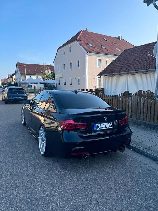 Gebraucht BMW 320 M Performance 190 PS (139 kW) 2016 Schwarz Limousine