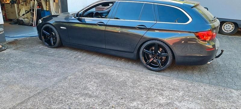 Gebraucht BMW 525 204 PS (150 kW) 2010 Schwarz Kombi