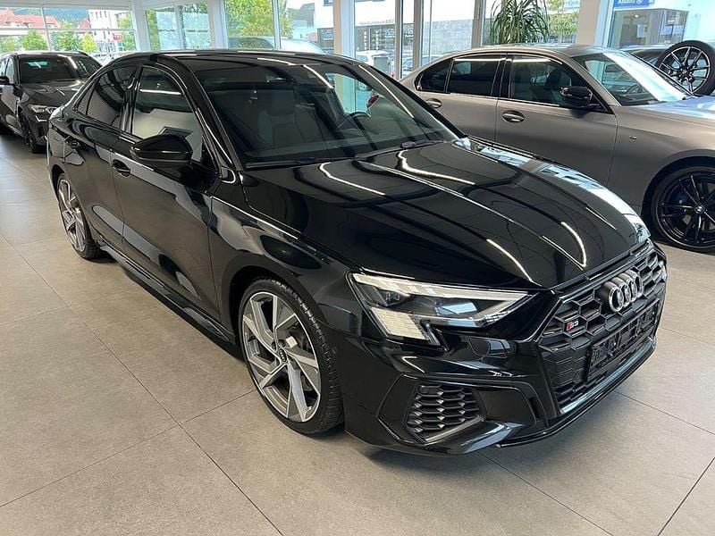 Schwarz Gebraucht 2021 Audi S3 Sport Limousine | 29.990 € (Fairer Preis) - Bild 1/4