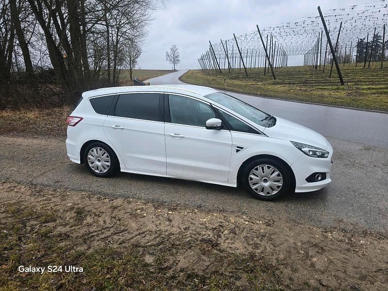 Gebraucht Ford S-MAX Titanium 150 PS (110 kW) 2016 Weiß Van / Kleinbus