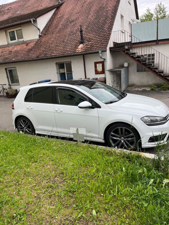 Weiß Gebraucht 2014 VW Golf VII Edition Limousine | 12.500 € (Fairer Preis) - Bild 1/4